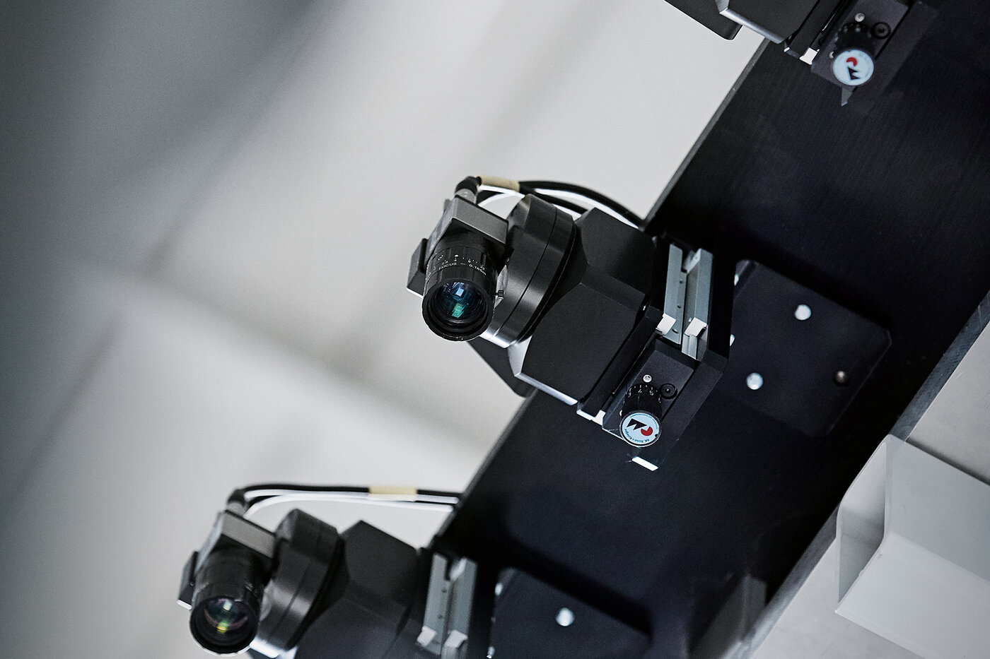 Kamerasystem zur optischen Qualitätskontrolle – präzise Prüftechnologie von säntis packaging für höchste Produktionssicherheit.