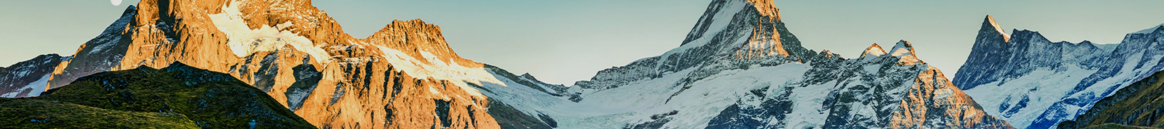 Headerbild mit Schweizer Bergpanorama im Abendlicht – steht für Stärke, Partnerschaft und das gemeinsame Engagement von säntis packaging für eine nachhaltige Zukunft.